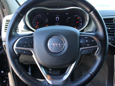 Used 2022 Jeep Grand Cherokee Laredo X AWD/4WD image 28