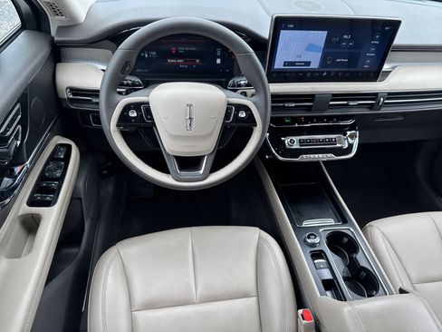 Used 2024 Lincoln Corsair FWD image 7