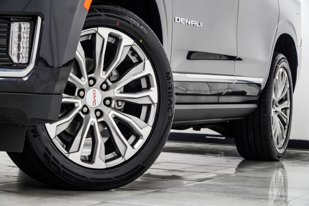 Used 2023 GMC Yukon Denali AWD/4WD image 7