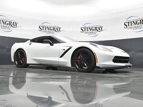 Used 2019 Chevrolet Corvette Stingray Coupe w/ Carbon Flash Badge Package RWD image 26