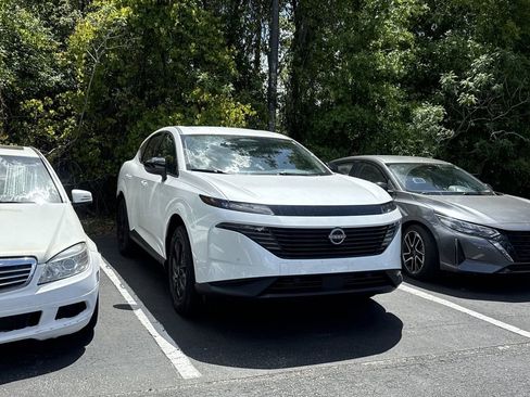 Certified 2025 Nissan Murano SV image 1