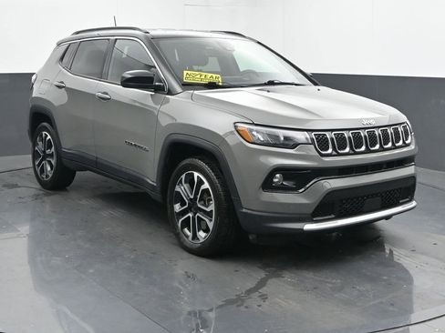 Used 2024 Jeep Compass Limited image 3