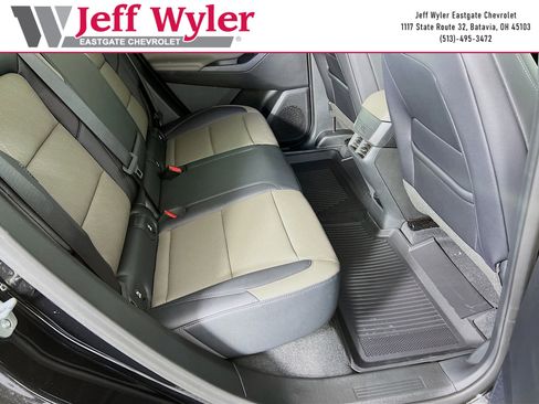 New 2026 Chevrolet Equinox LT w/ Convenience Package II FWD image 24