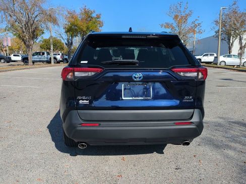 Certified 2022 Toyota RAV4 XLE Premium image 6