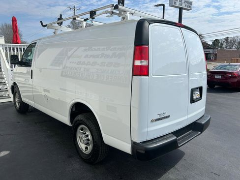 Used 2022 Chevrolet Express 2500 w/ Driver Convenience Package image 5