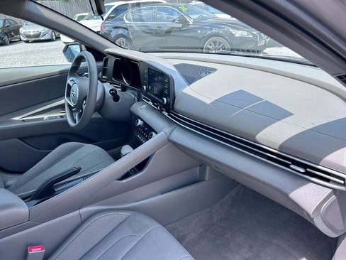 Used 2023 Hyundai Elantra SEL FWD image 9