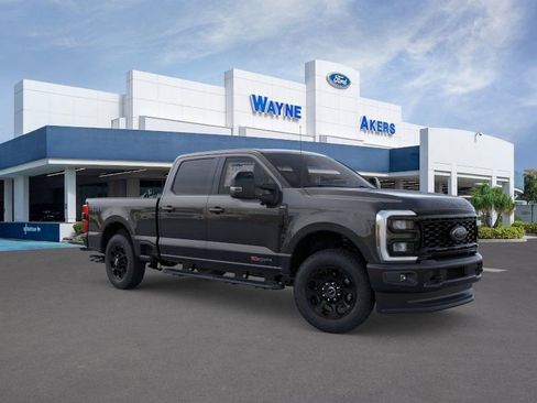 New 2026 Ford F250 Lariat w/ Black Appearance Package image 7