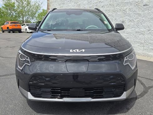 Used 2023 Kia Niro Wind w/ Wind Preserve Package FWD image 9