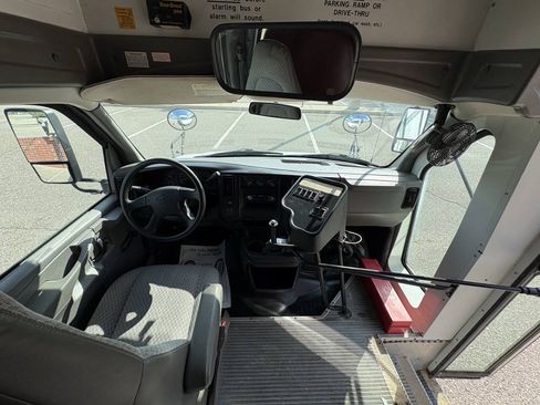 Used 2006 Chevrolet Express 3500 w/ School Bus Package RWD image 11