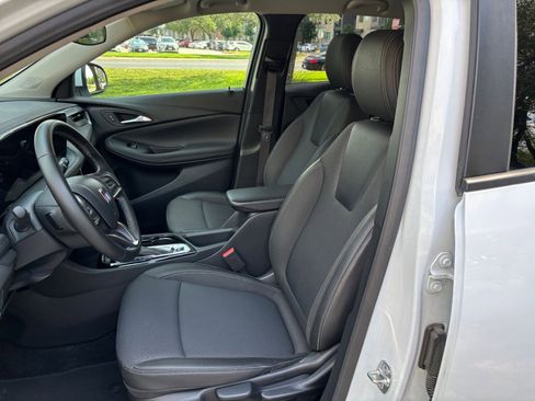 Used 2025 Buick Encore GX Preferred FWD image 31