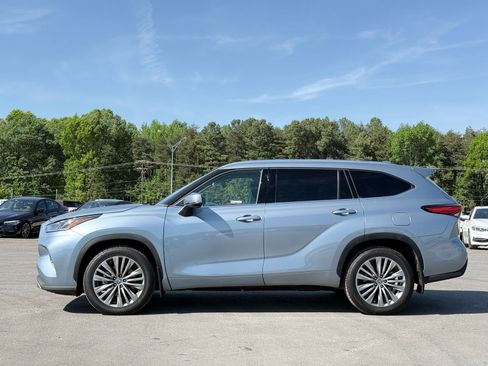 Used 2022 Toyota Highlander Platinum AWD/4WD image 12