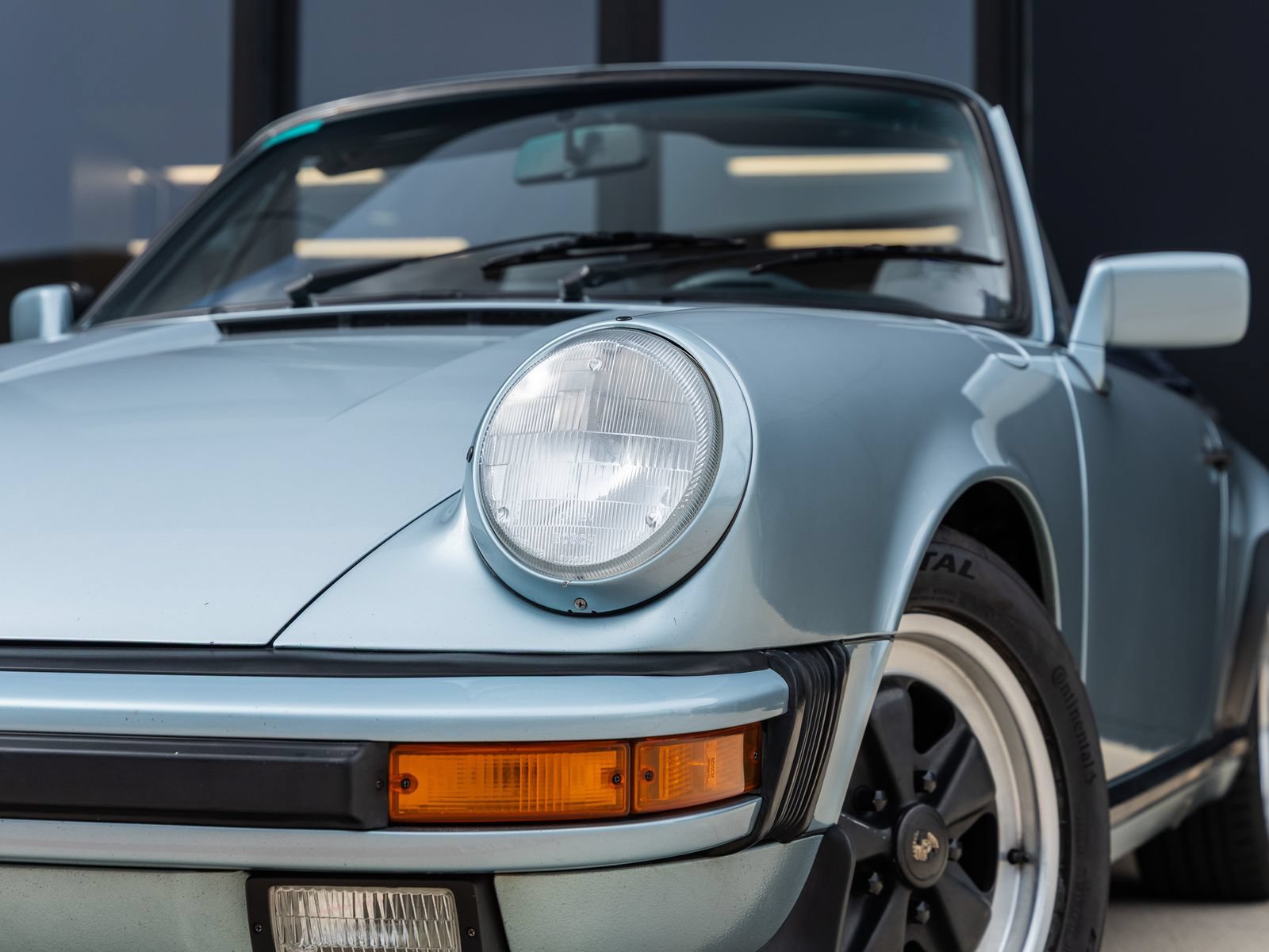 Used 1988 Porsche 911 Carrera RWD image 25