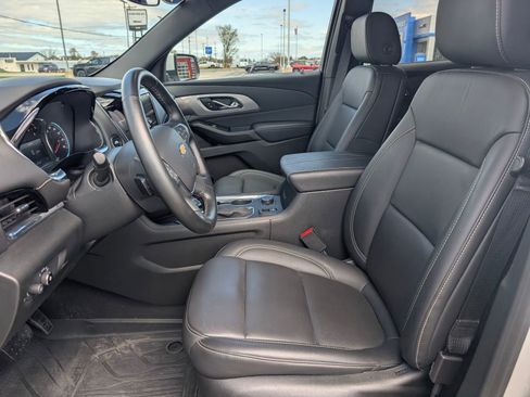 Used 2023 Chevrolet Traverse LT AWD/4WD image 10
