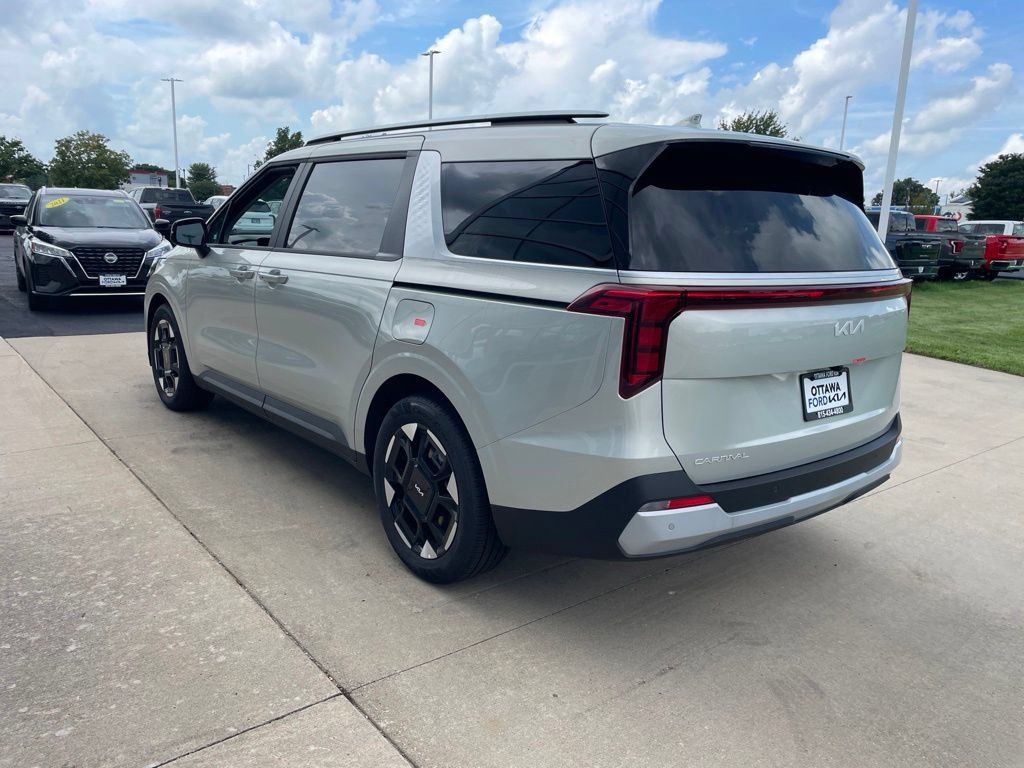 New 2027 Kia Carnival EX FWD image 7