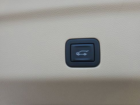 Certified 2023 Cadillac Escalade Premium Luxury image 26