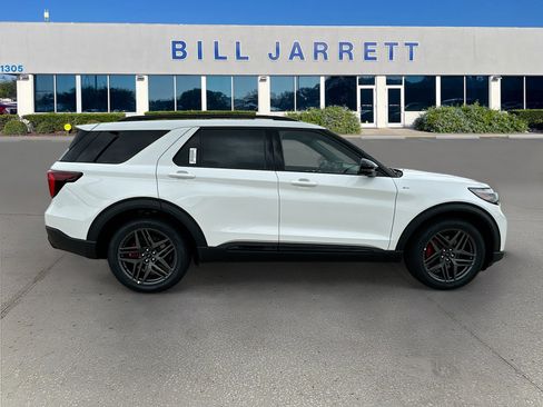 New 2026 Ford Explorer ST-Line w/ ST-Line Street Pack RWD image 3