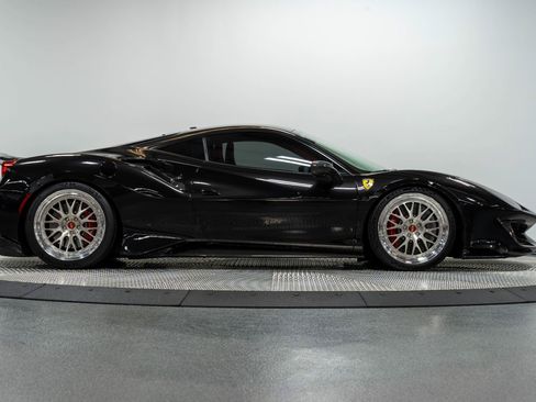 Used 2019 Ferrari 488 Pista Coupe RWD image 18