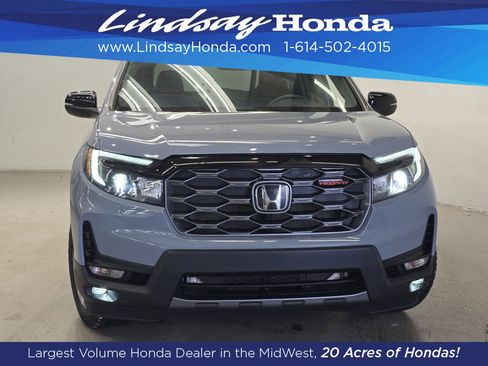 Certified 2023 Honda Passport TrailSport image 2