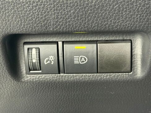 Used 2021 Toyota RAV4 XLE w/ Carpet Mat Package (TMS) AWD/4WD image 29