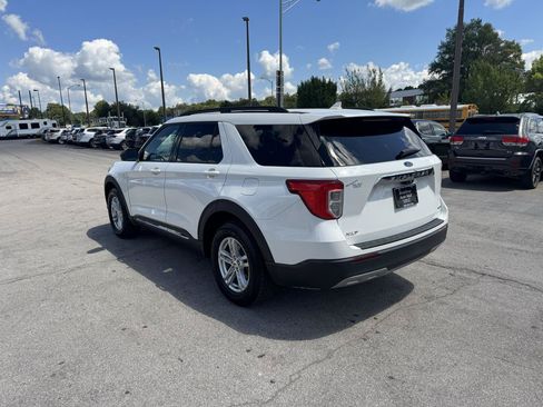 Used 2020 Ford Explorer XLT w/ Equipment Group 202A AWD/4WD image 5