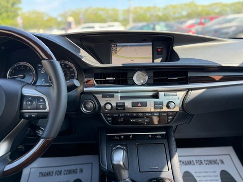 Used 2018 Lexus ES 350 w/ Navigation System Package FWD image 27