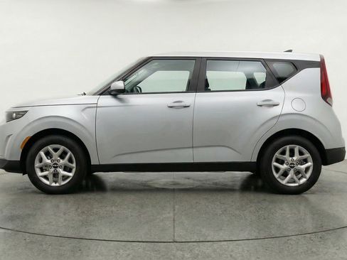 Used 2025 Kia Soul LX w/ LX Technology Package image 5