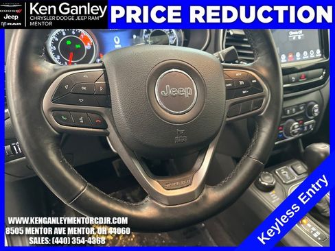 Used 2019 Jeep Cherokee Limited image 13