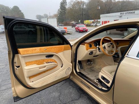 Used 2013 Bentley Mulsanne image 9