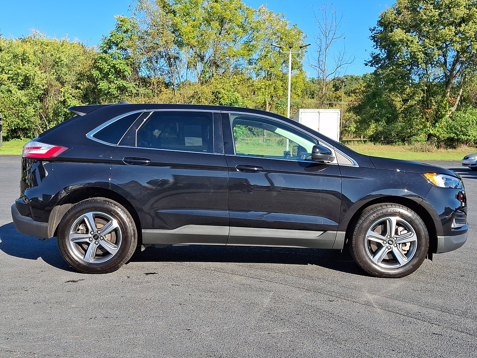 Used 2024 Ford Edge SEL w/ Convenience Package AWD/4WD image 10