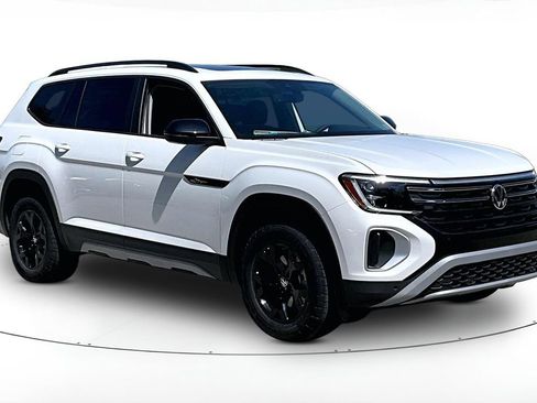 New 2026 Volkswagen Atlas Peak Edition AWD/4WD image 1