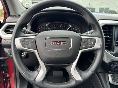 Used 2023 GMC Acadia SLT FWD image 17