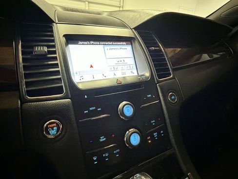 Used 2018 Ford Taurus Limited FWD image 26