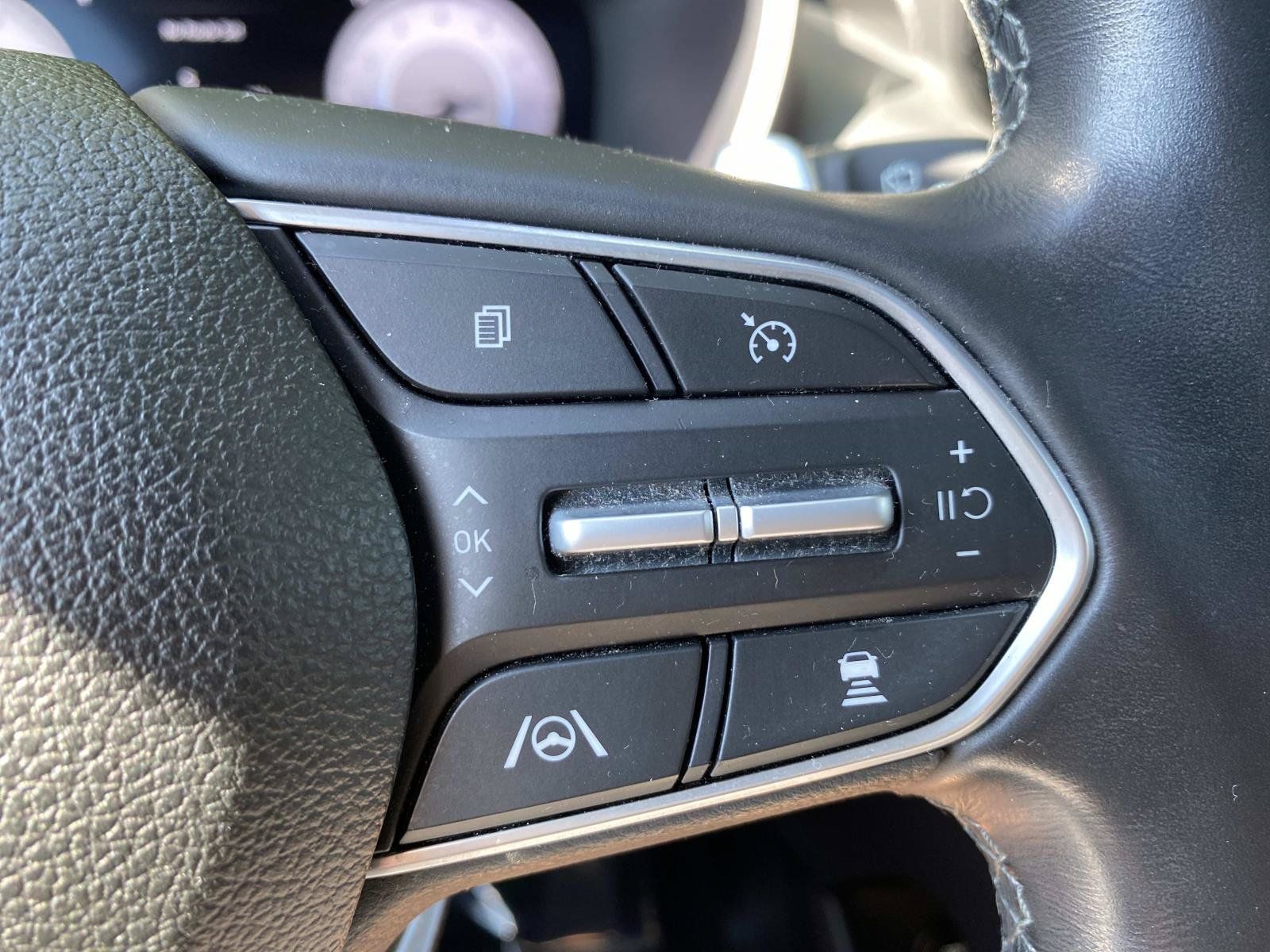 Used 2023 Hyundai Santa Fe SEL w/ Premium Package AWD/4WD image 19