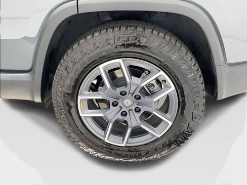 Used 2025 Rivian R1S Adventure AWD/4WD image 11