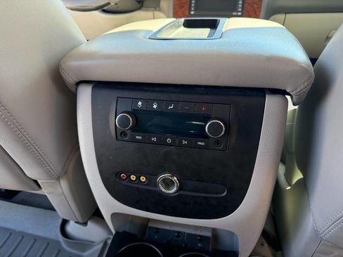 Used 2007 Chevrolet Suburban 2500 LT image 14
