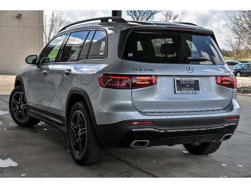 New 2026 Mercedes-Benz GLB 250 4MATIC image 4