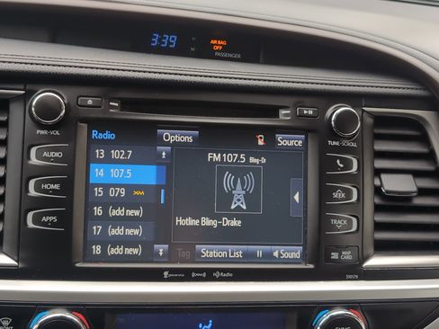 Used 2017 Toyota Highlander FWD V6 image 23