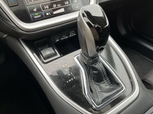 Certified 2025 Subaru Outback Premium image 24