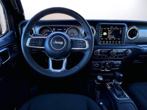 Certified 2023 Jeep Gladiator Overland image 11