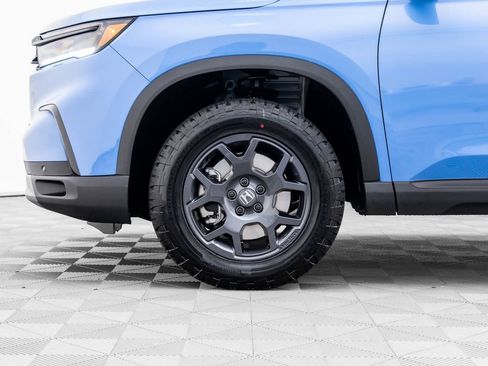 New 2025 Honda Pilot TrailSport image 32