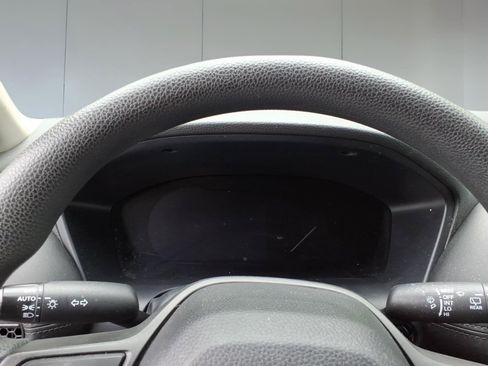 Used 2023 Honda HR-V LX image 11