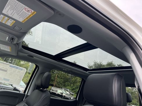 New 2026 Ford F250 Lariat w/ Black Appearance Package image 24