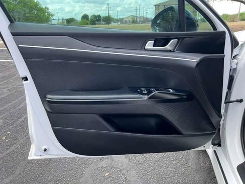 Used 2022 Kia K5 GT-Line image 11