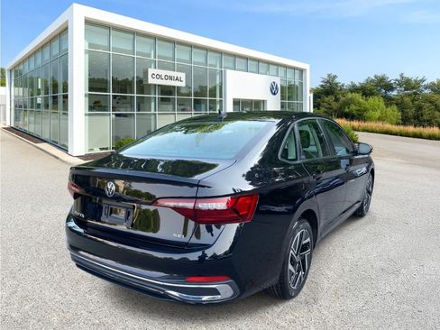 Certified 2022 Volkswagen Jetta SEL FWD image 5