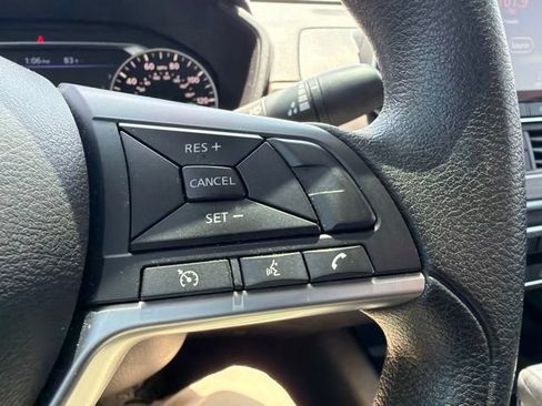 Used 2024 Nissan Altima 2.5 SV FWD image 35