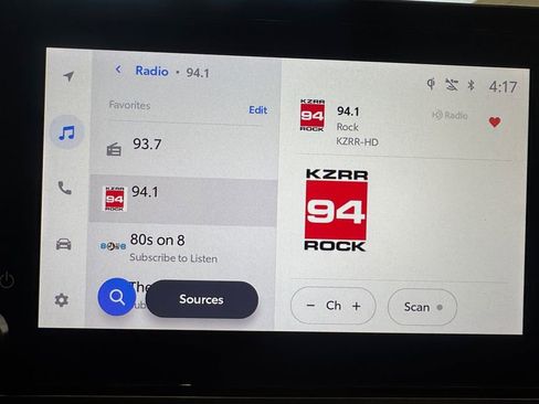 Used 2025 Toyota Camry SE image 11