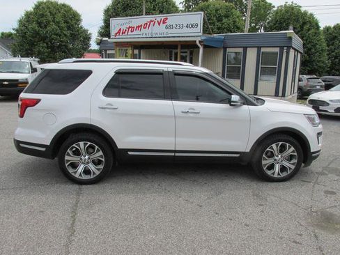 Used 2018 Ford Explorer Platinum AWD/4WD image 3