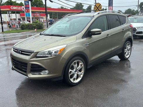 Used 2013 Ford Escape Titanium w/ Parking Technology Pkg FWD image 4