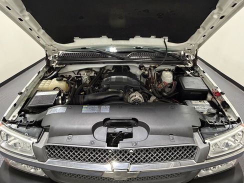 Used 2004 Chevrolet Silverado 3500 4x4 Extended Cab w/ Skid Plate Package image 21