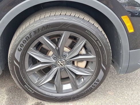 Used 2024 Volkswagen Tiguan SE image 27